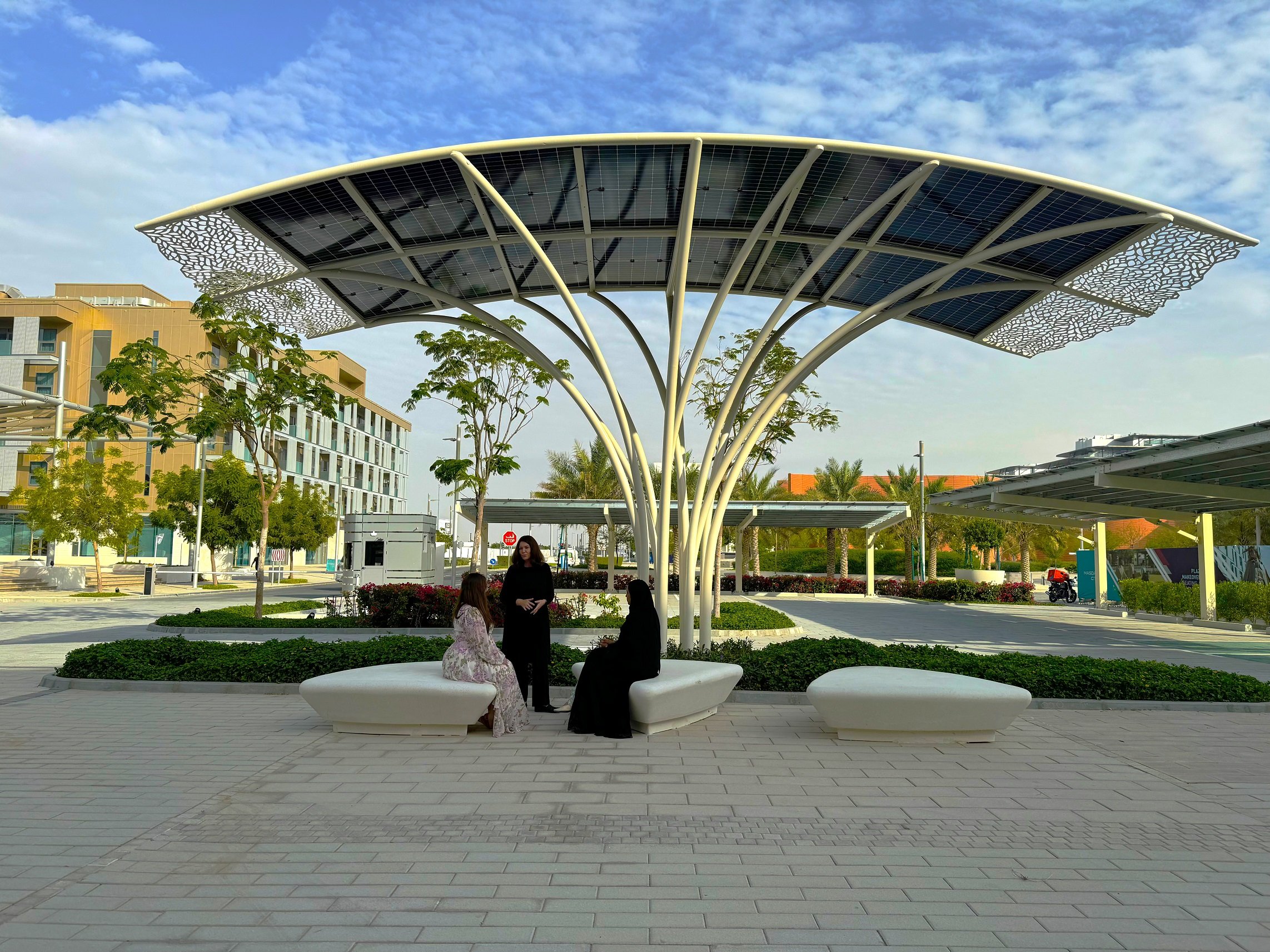SOLAR-TREE